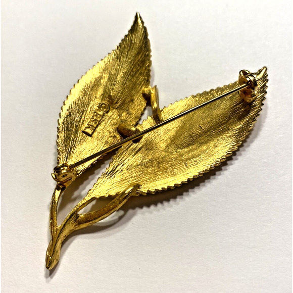 BSK Goldtone Brooch Vintage Mid Century Designer Jewelry Leaf Shape Textured Pin - Picture 4 of 8
